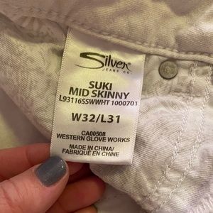 Silver Jean Co White Suki Jeans 32/31
